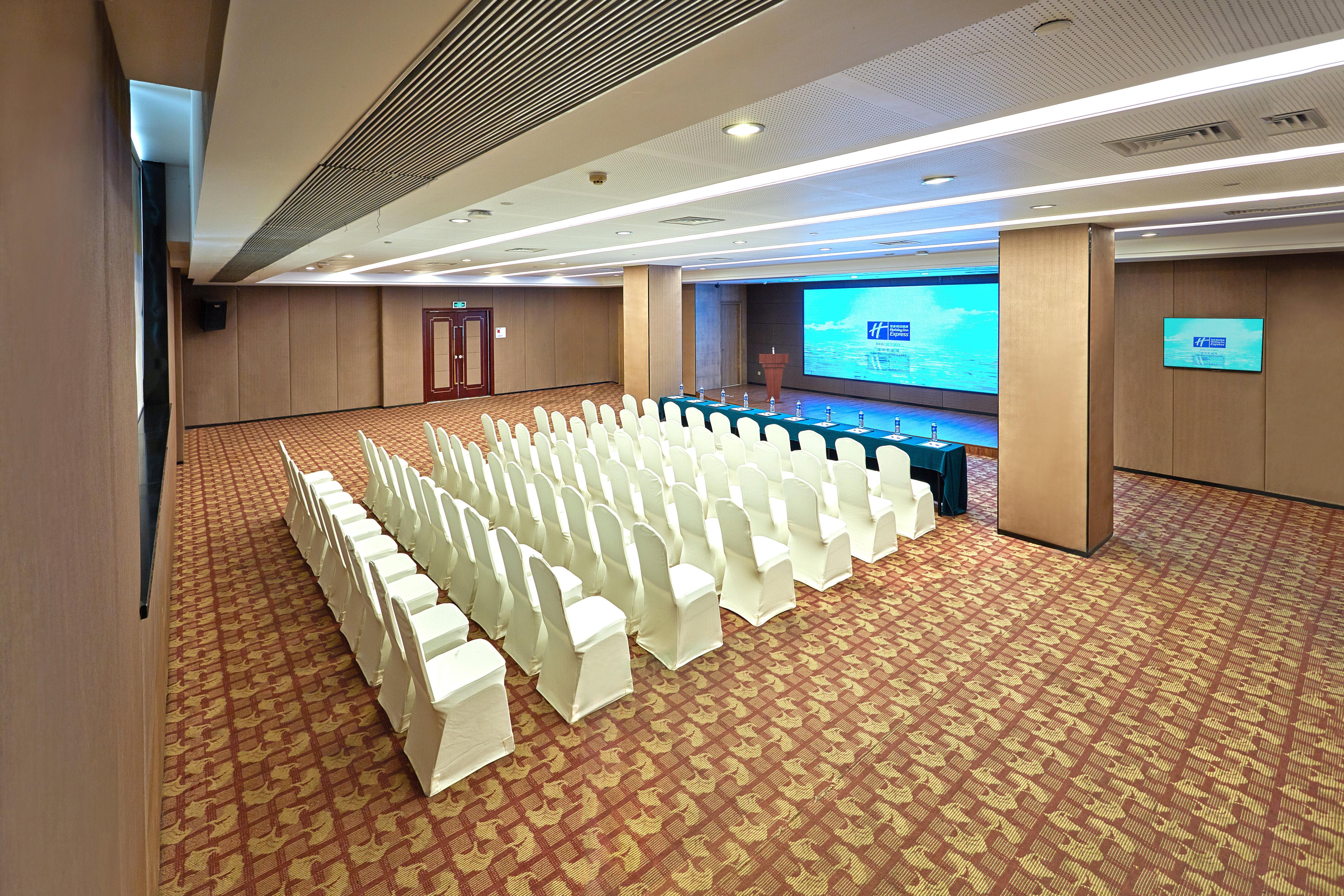 Holiday Inn Express Nanjing Xuanwu Lake By Ihg Nanquim Exterior foto